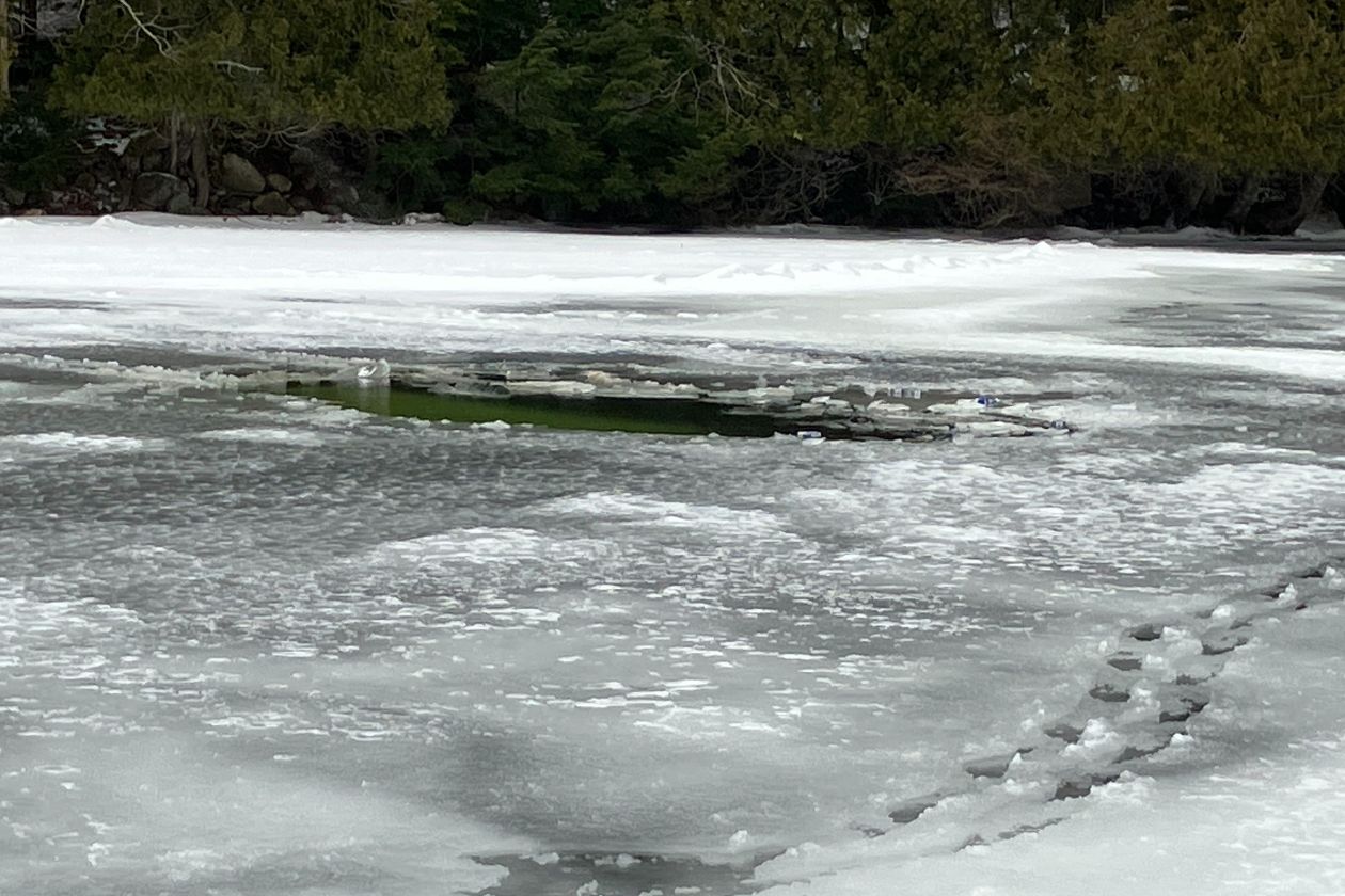 Read more about the article 75-Year-Old Rescued After Truck Breaks Through Ice on Echo Lake in Mount Desert