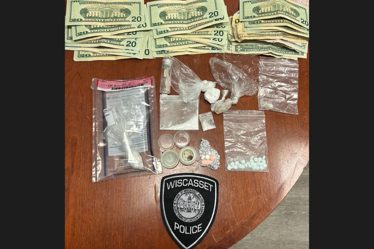 Read more about the article 2 Men, 2 Women Arrested in Wiscasset Drug Bust